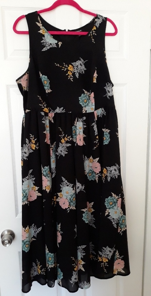 Black/ Floral midi dress
